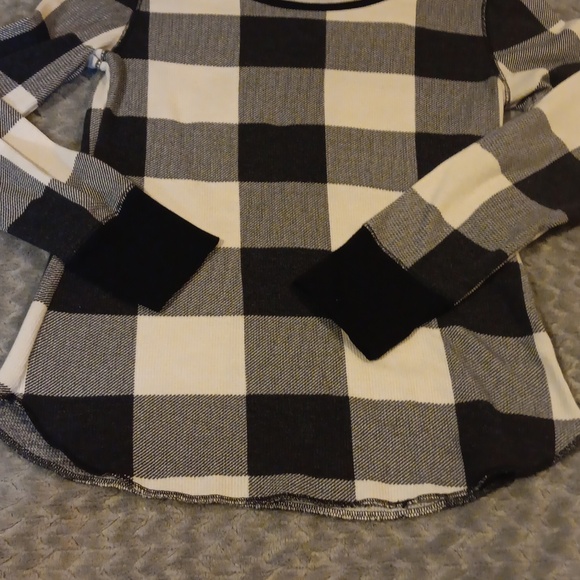 Old Navy Black/Grey and White Checkered Long Sleeve Top - Picture 4 of 6